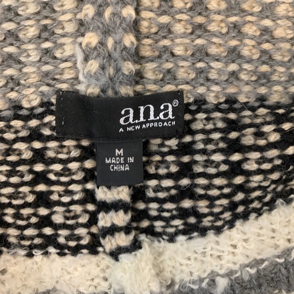 🖤🤍 Sleeveless Cardigan Vest 🤍🖤 - Picture 9 of 12